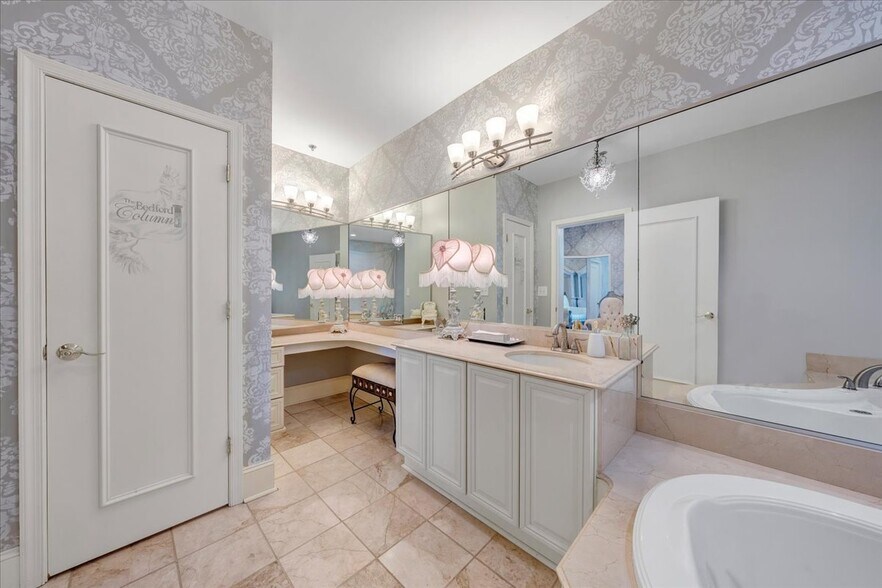 More Photos Of 812 E Main St, Bedford Lodge Meeting Hall For Sale