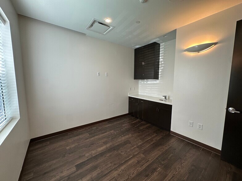 More Photos Of 1835 E Southlake Blvd, Southlake Medical For Lease