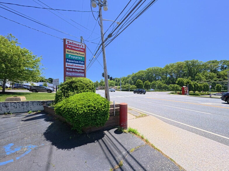 More Photos Of 125 E Jericho Tpke, Huntington Station Freestanding For Sale