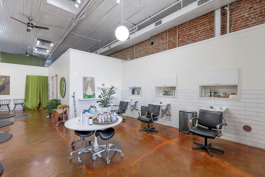 More Photos Of 120-122 W 5th St, Kansas City Storefront Retail Residential For Sale