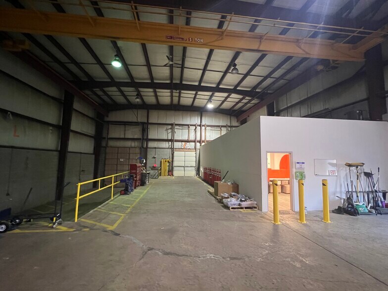 More Photos Of 171 Railroad Dr, Warminster Manufacturing For Sale