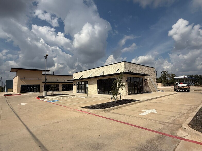 More Photos Of 735 Plantation Dr. Dr, Richmond General Retail For Lease