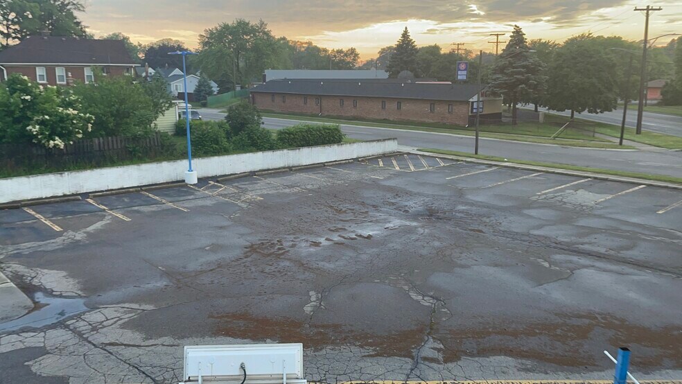 More Photos Of 17431 Dix Rd, Melvindale Fast Food For Lease