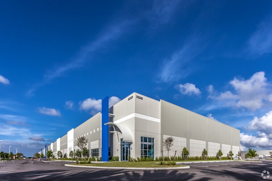 More Photos Of 14350 NW 56th Ct, Miami Warehouse For Lease