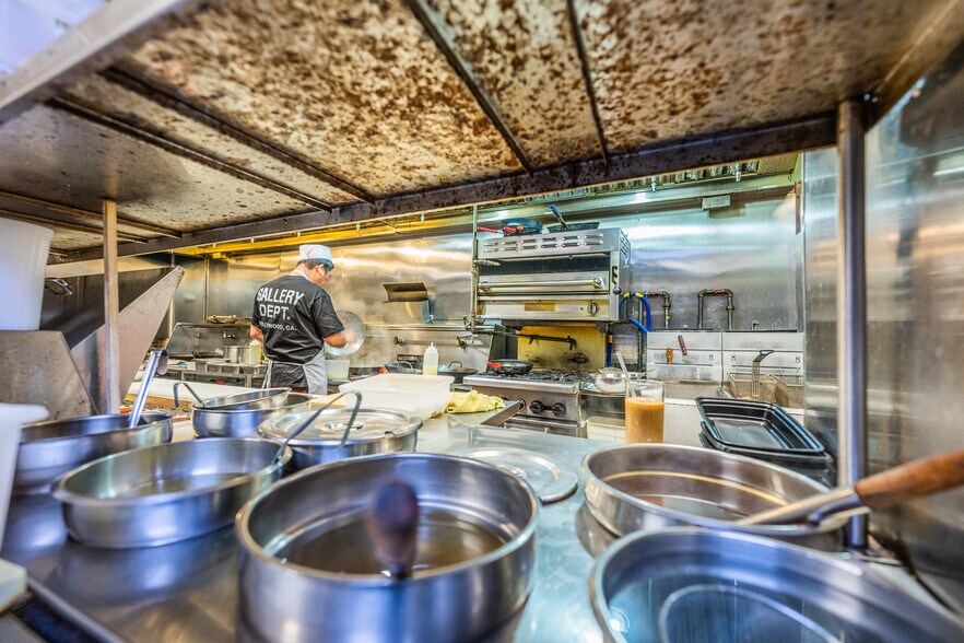 More Photos Of 1506 Bronxdale Ave, Bronx Restaurant For Sale