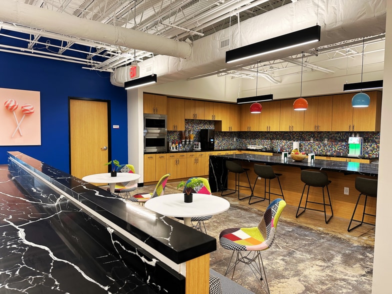 More Photos Of 1209 S Saint Marys St, San Antonio Office For Lease