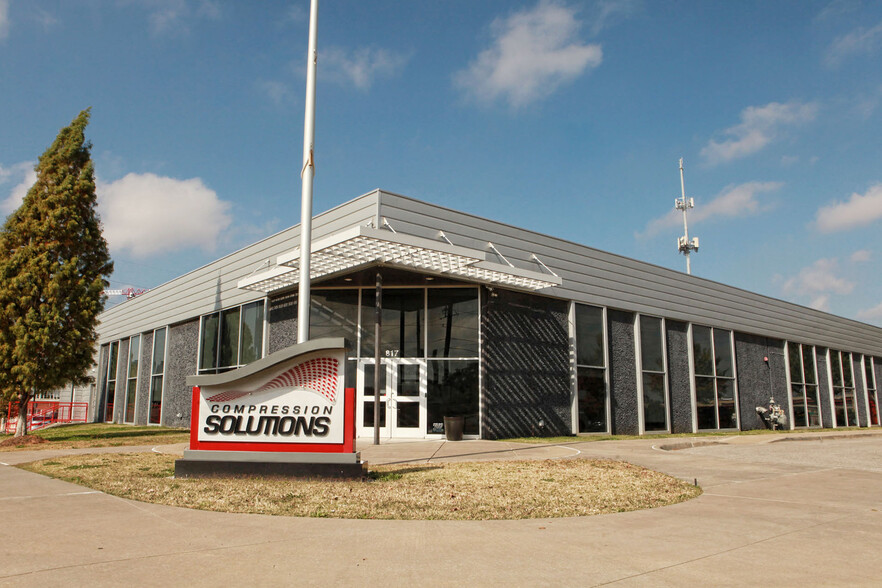 Primary Photo Of 817 E 4th St, Tulsa Showroom For Sale