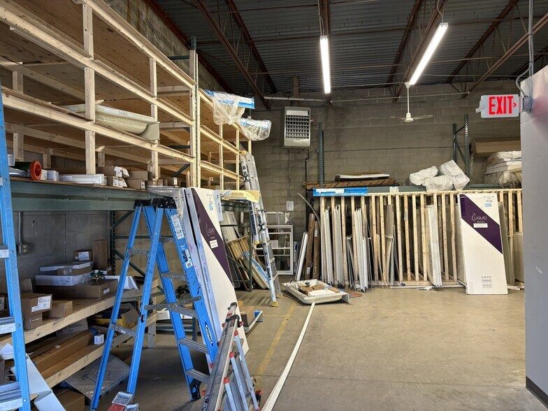 More Photos Of 1000 E Industrial Park Dr, Manchester Service For Lease