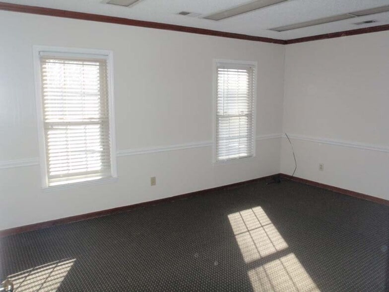More Photos Of 5513 Monroe Rd, Charlotte Office Residential For Sale