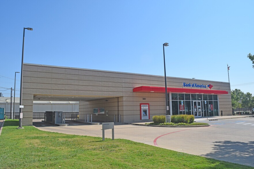 More Photos Of 5116 Greenville Ave, Dallas Bank For Sale