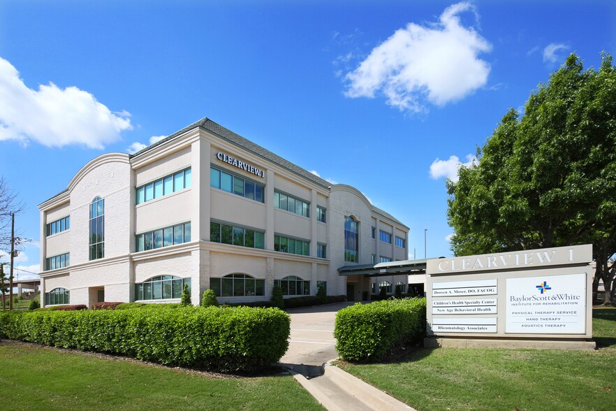 Primary Photo Of 1643 Lancaster Dr, Grapevine Medical For Lease