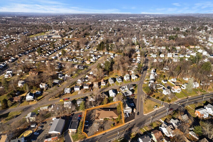 More Photos Of 375 E Center St, Manchester Medical For Sale