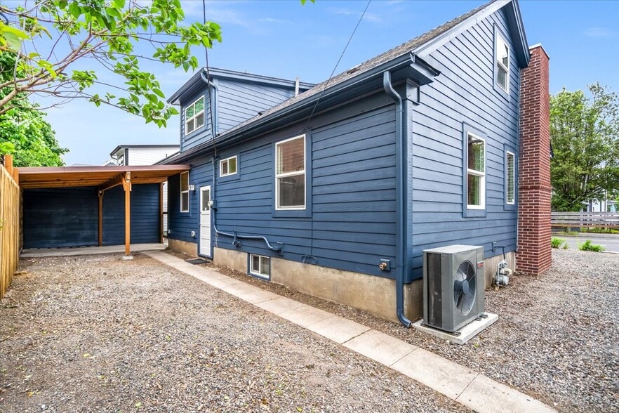 More Photos Of 3327 SE 50th Ave, Portland Office Residential For Sale