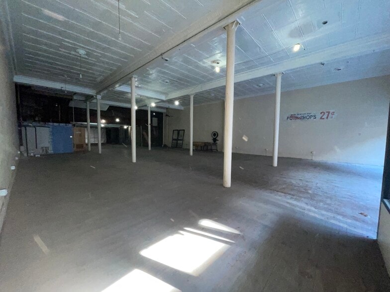 More Photos Of 1317 E Carson St, Pittsburgh General Retail For Sale