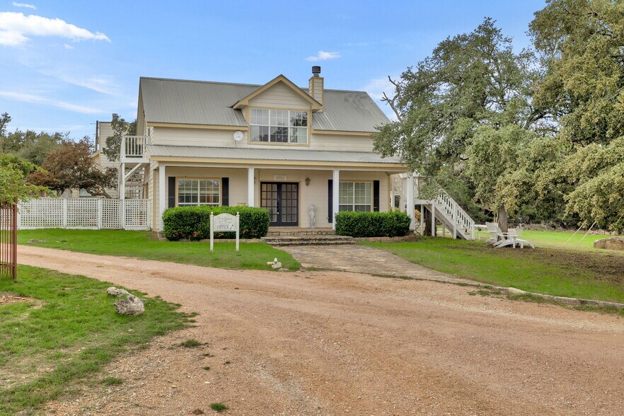 More Photos Of 251 Circle Dr, Wimberley Hospitality For Sale