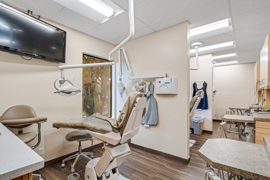 More Photos Of 1866 B St, Hayward Medical For Sale