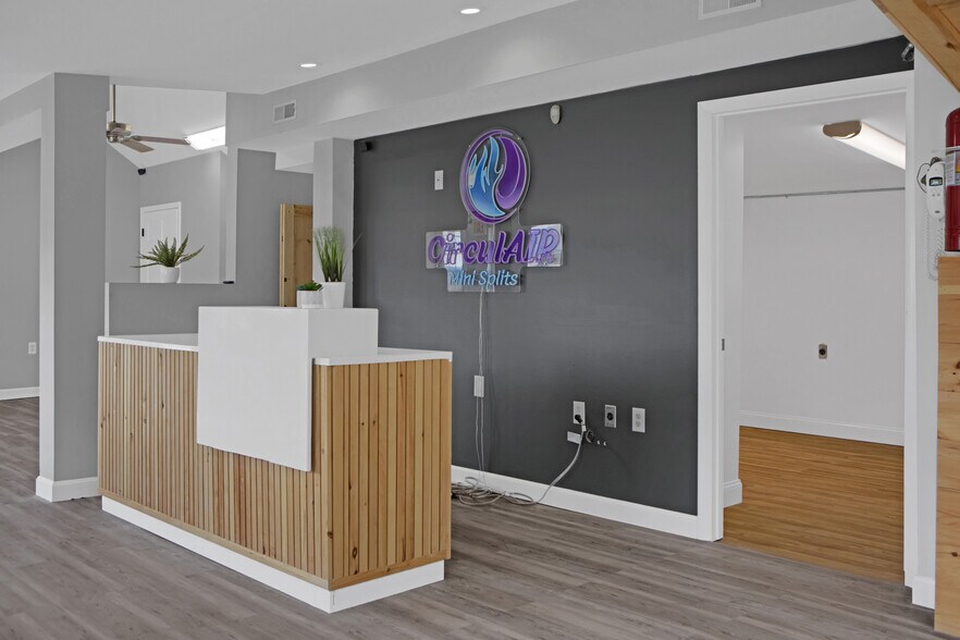 More Photos Of 165 Massachusetts Ave, Lunenburg Fast Food For Sale