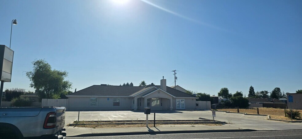 More Photos Of 16890 Road 26, Madera Office For Sale