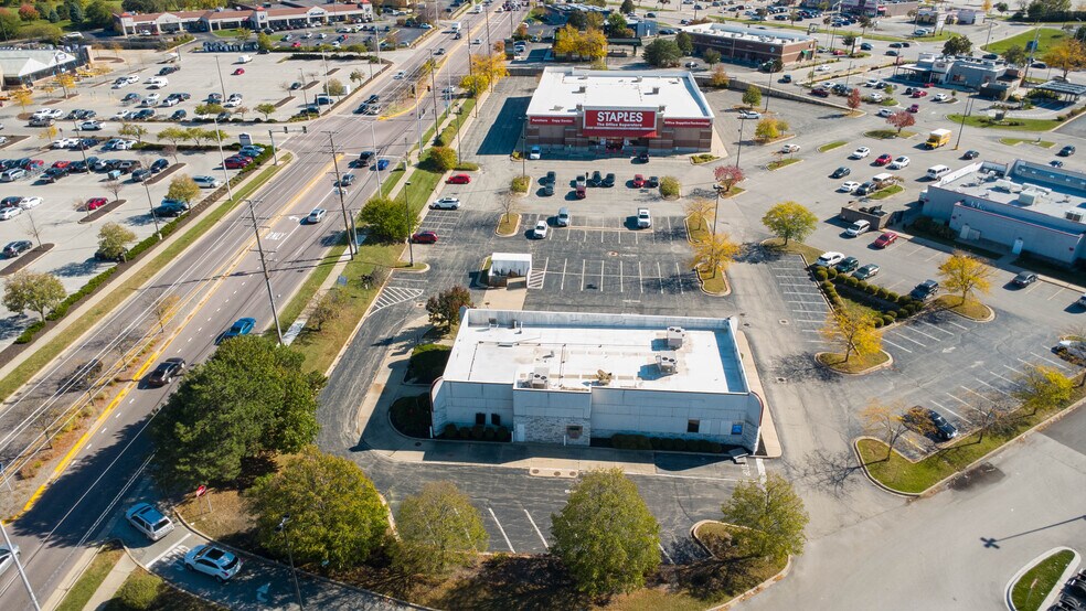 More Photos Of 1501 Algonquin Rd, Rolling Meadows Restaurant For Lease