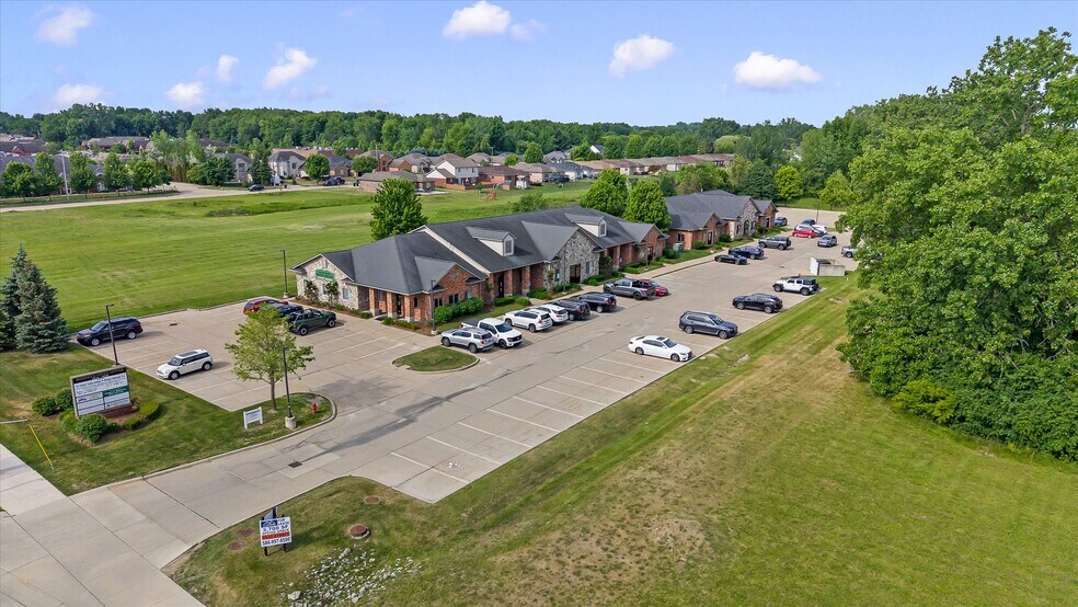 More Photos Of 38765-38795 Mound Rd, Sterling Heights Medical For Lease