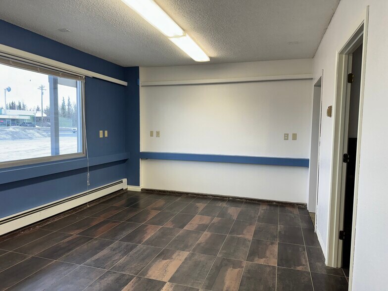 More Photos Of 11887 Kenai Spur Hwy, Kenai Freestanding For Lease