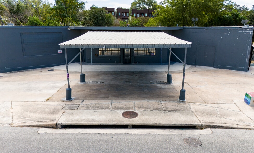 More Photos Of 1802 E Commerce St, San Antonio Auto Repair For Lease