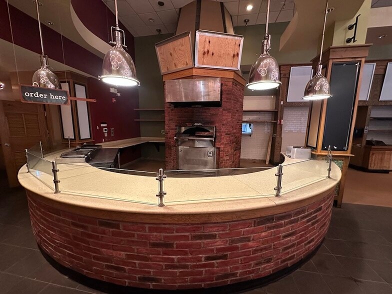 More Photos Of 52 Summer St, Boston General Retail For Lease