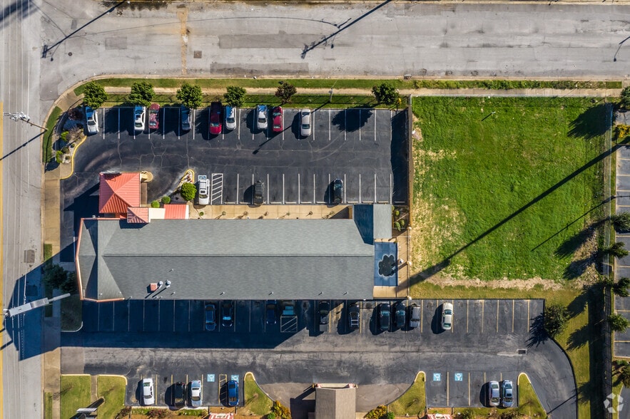 More Photos Of 6045 Macon Cv, Memphis Hotel For Sale