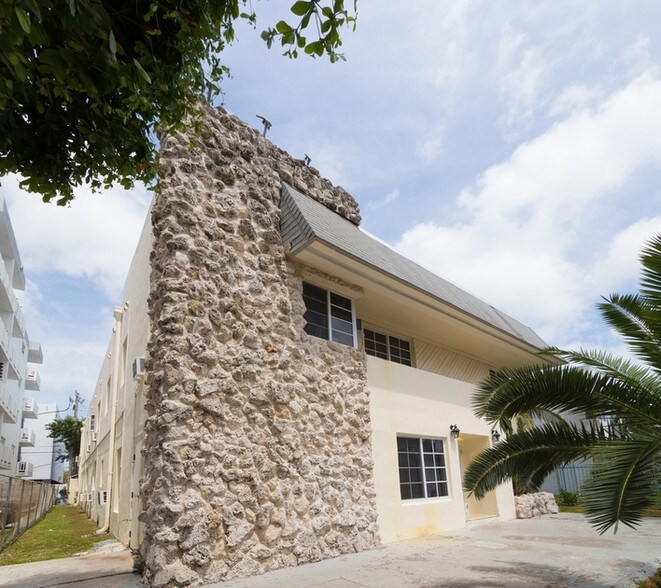 More Photos Of 1995 Bay Dr, Miami Beach Apartments For Sale