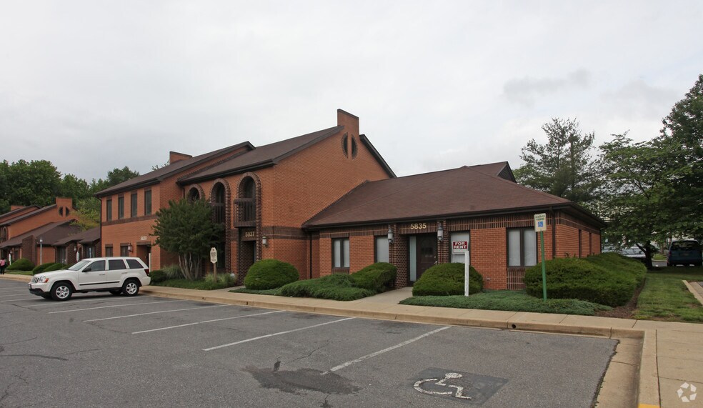Primary Photo Of 5835-5841 Allentown Rd, Camp Springs Office For Lease