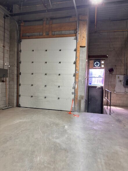 More Photos Of 1707 Sismet Rd, Mississauga Service For Lease