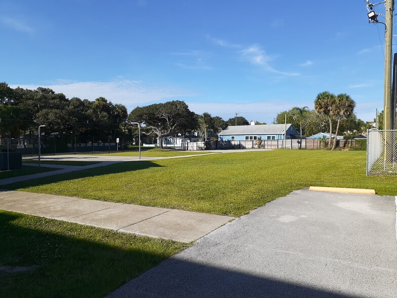 More Photos Of 801 N Wild Olive Ave, Daytona Beach Schools For Sale