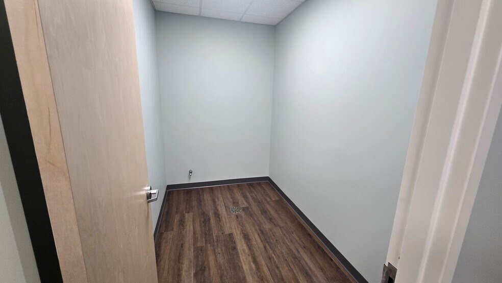 More Photos Of 168 Thunder Rd, Mooresville Light Manufacturing For Lease