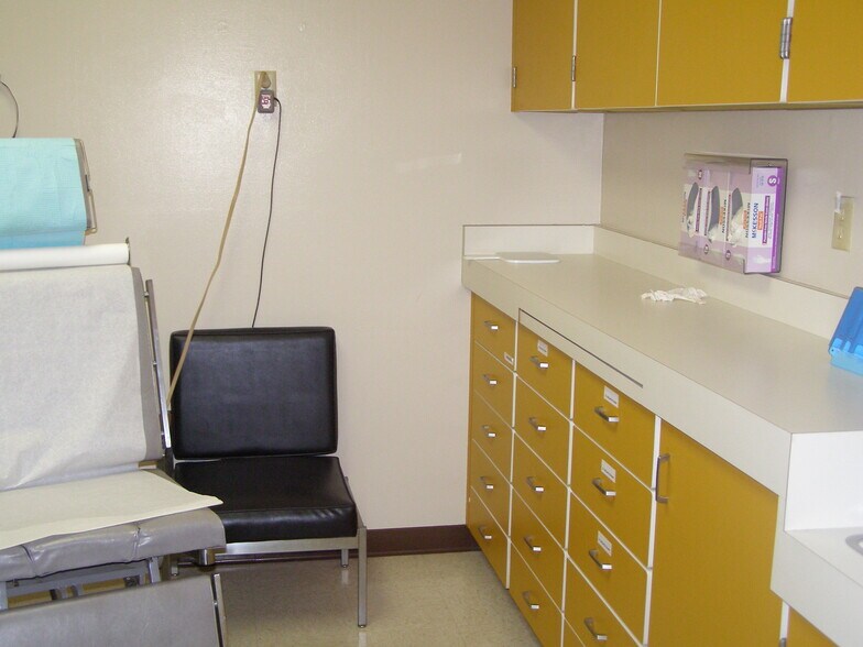 More Photos Of 3927 Waring Rd, Oceanside Medical For Lease