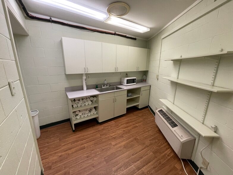 More Photos Of 61 Miller St, Winston-Salem Storefront Retail Office For Lease