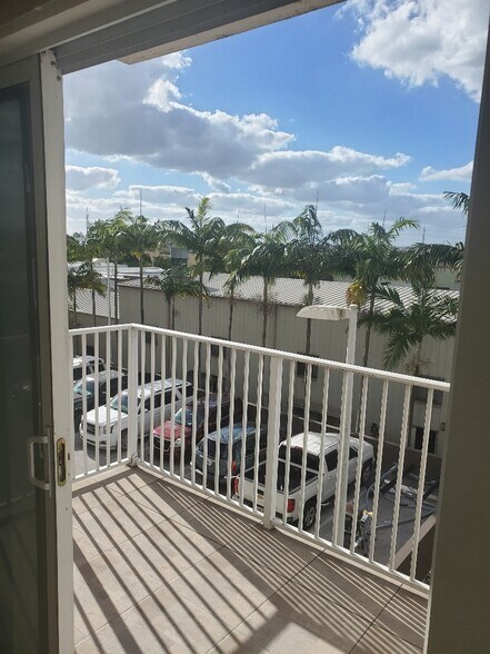 More Photos Of 12484 NW South River Dr, Medley Hotel For Lease