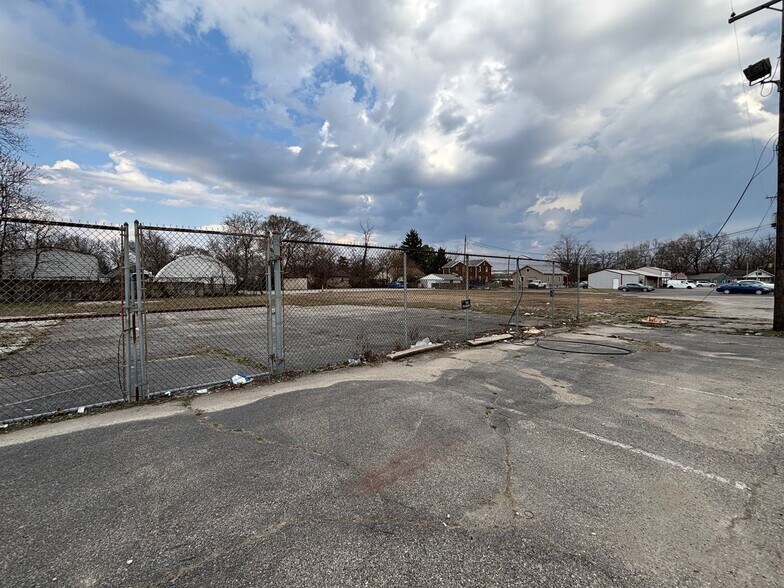 More Photos Of 119 Eastern Blvd, Jeffersonville Land For Sale