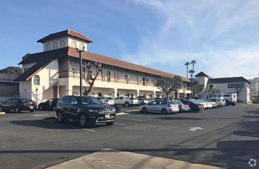 More Photos Of 1703 Termino Ave, Long Beach Medical For Sale