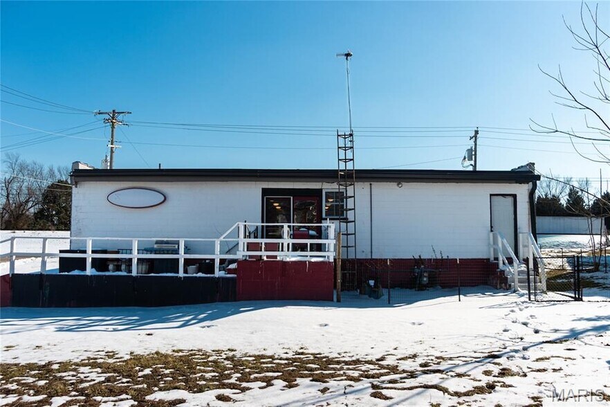 More Photos Of 605 E Main Ave, Cuba Storefront Retail Residential For Sale