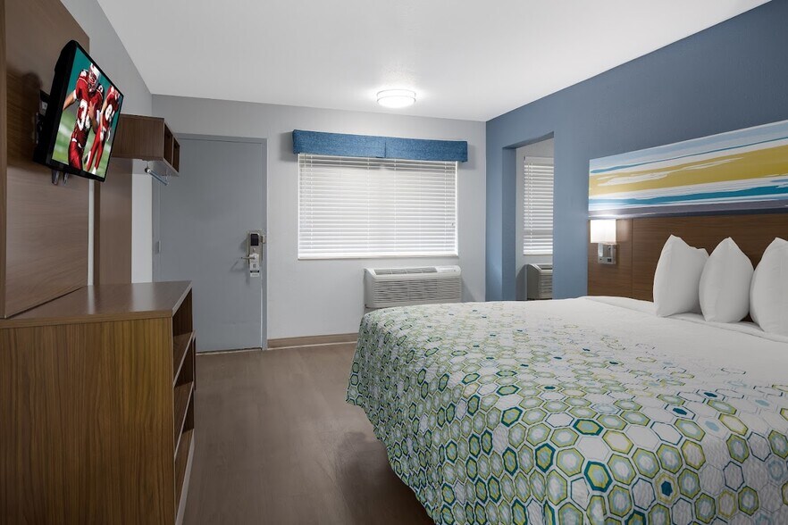 More Photos Of 4407 27th St, Orange Hotel For Sale