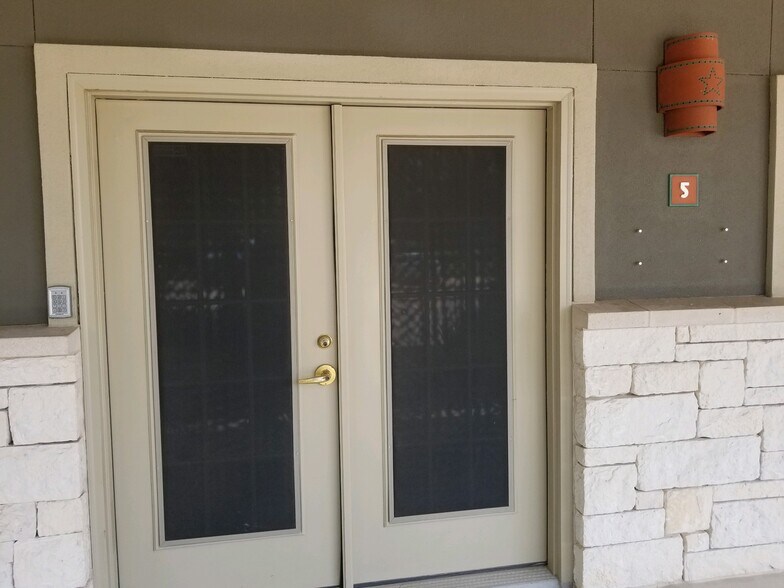 More Photos Of 20308 Hwy 71 W, Spicewood Office For Lease