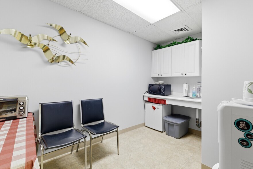 More Photos Of 511 W Grove St, Middleborough Medical For Sale