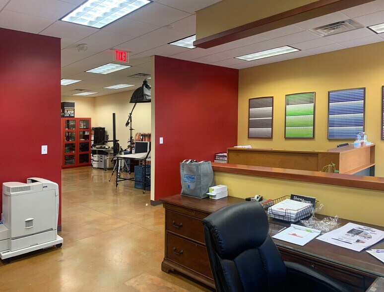 More Photos Of 2015 Stonegate Trail, Vestavia Hills Office For Lease