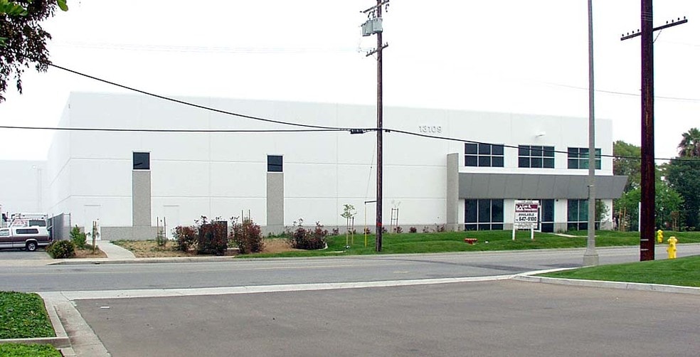 More Photos Of 13109 Los Nietos Rd, Santa Fe Springs Manufacturing For Lease