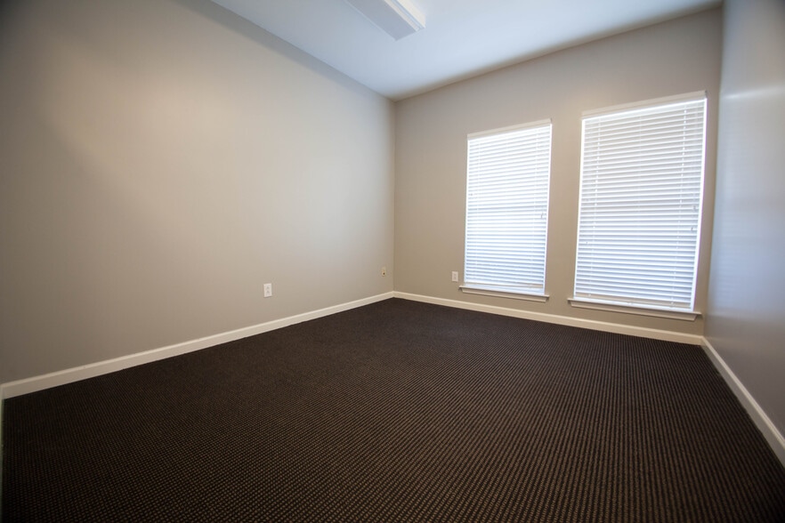 More Photos Of 3326 Aspen Grove Dr, Franklin Medical For Lease