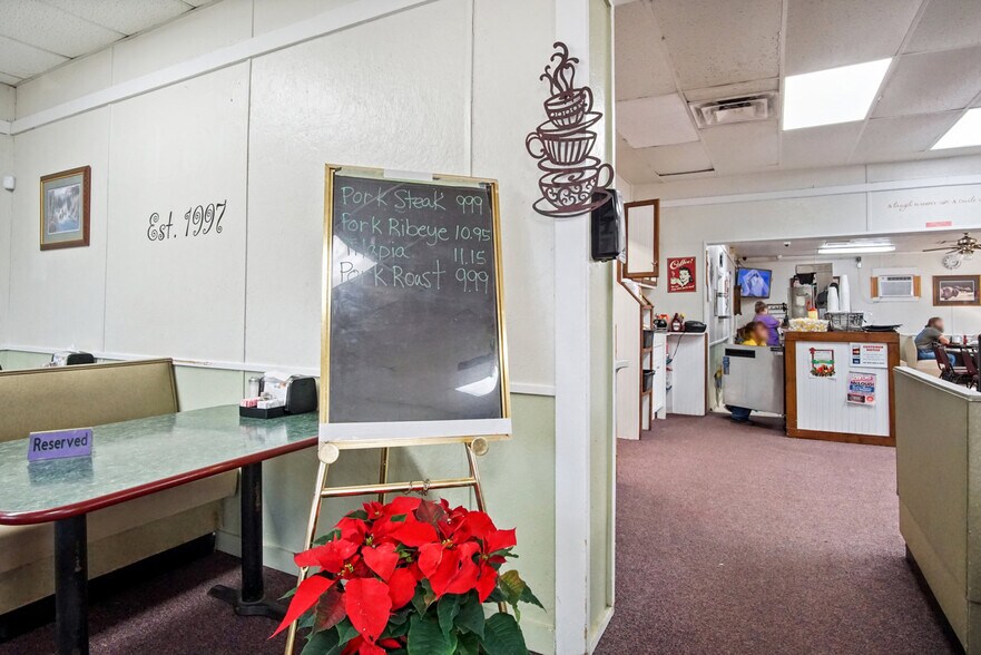 More Photos Of 411 E Broadway Ave, Mcloud Restaurant For Sale