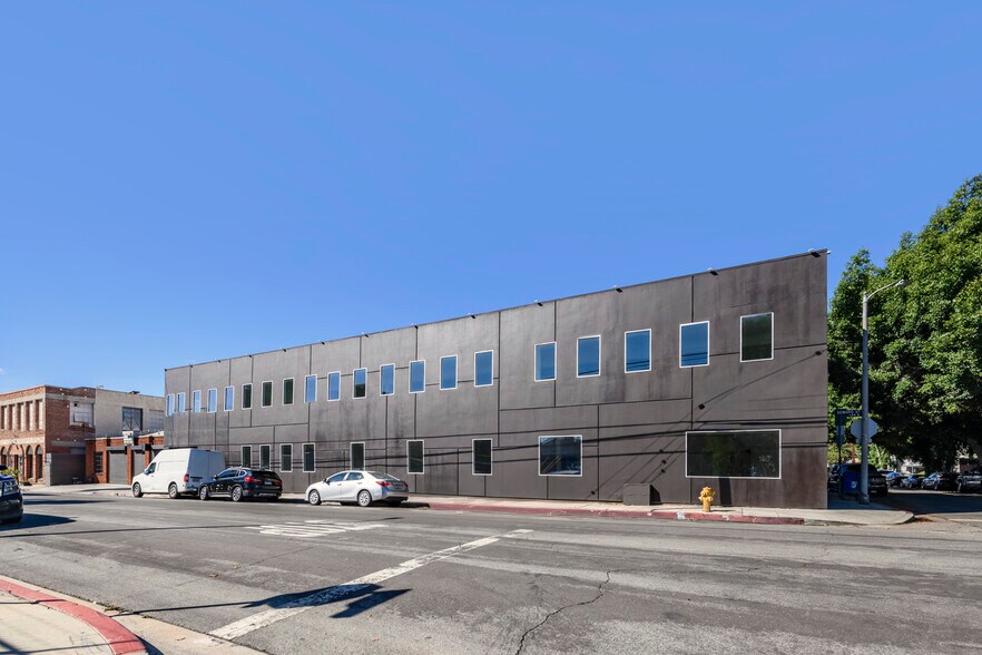 More Photos Of 6600 Lexington Ave, Los Angeles Loft Creative Space For Sale