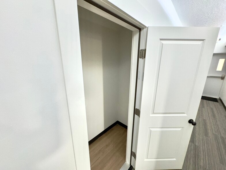 More Photos Of 404 E 5600 S, Salt Lake City Apartments For Sale