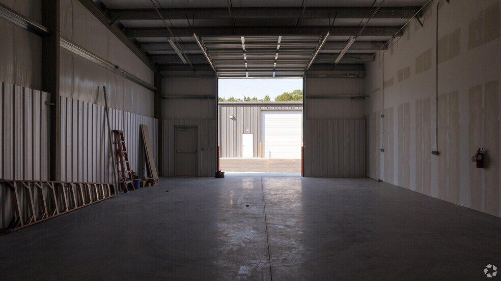 More Photos Of 1850 Chespark Dr, Gastonia Warehouse For Lease