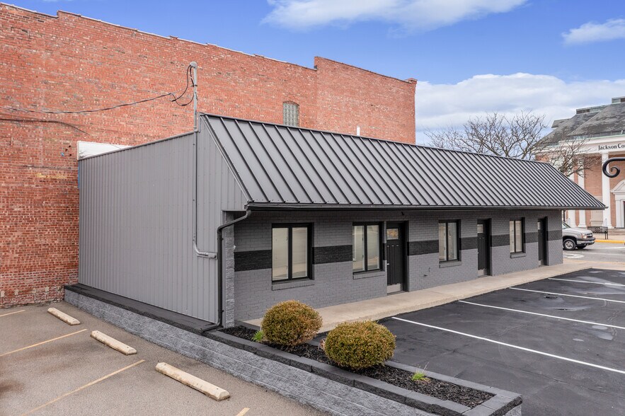 More Photos Of Hwy 50 or Tipton Street, Seymour Office For Sale